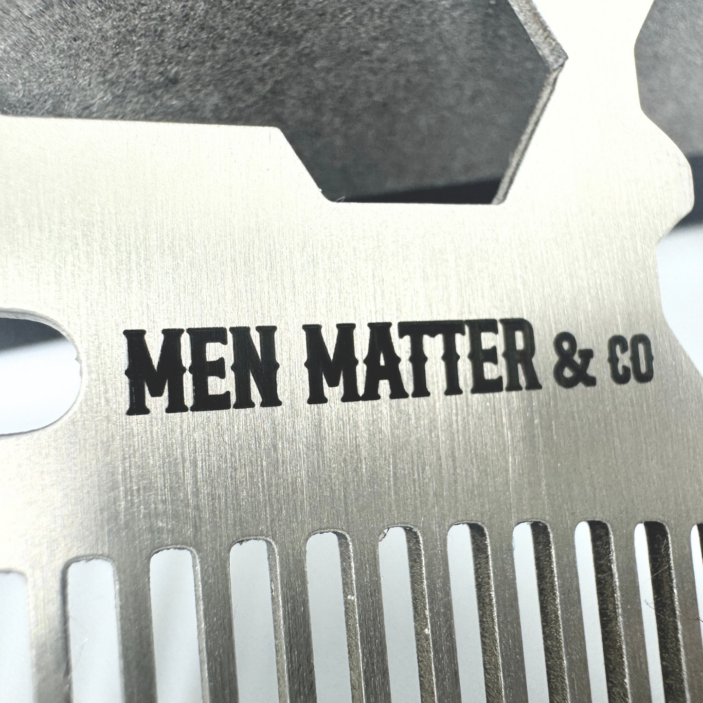 Men Matter & Co MasterCard - Compact Multi-Tool-Comb